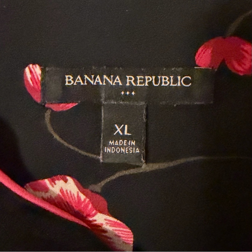 Banana Republic XL Black Pullover Button Cuff Blouse with Pink Floral Pattern - Picture 2 of 8